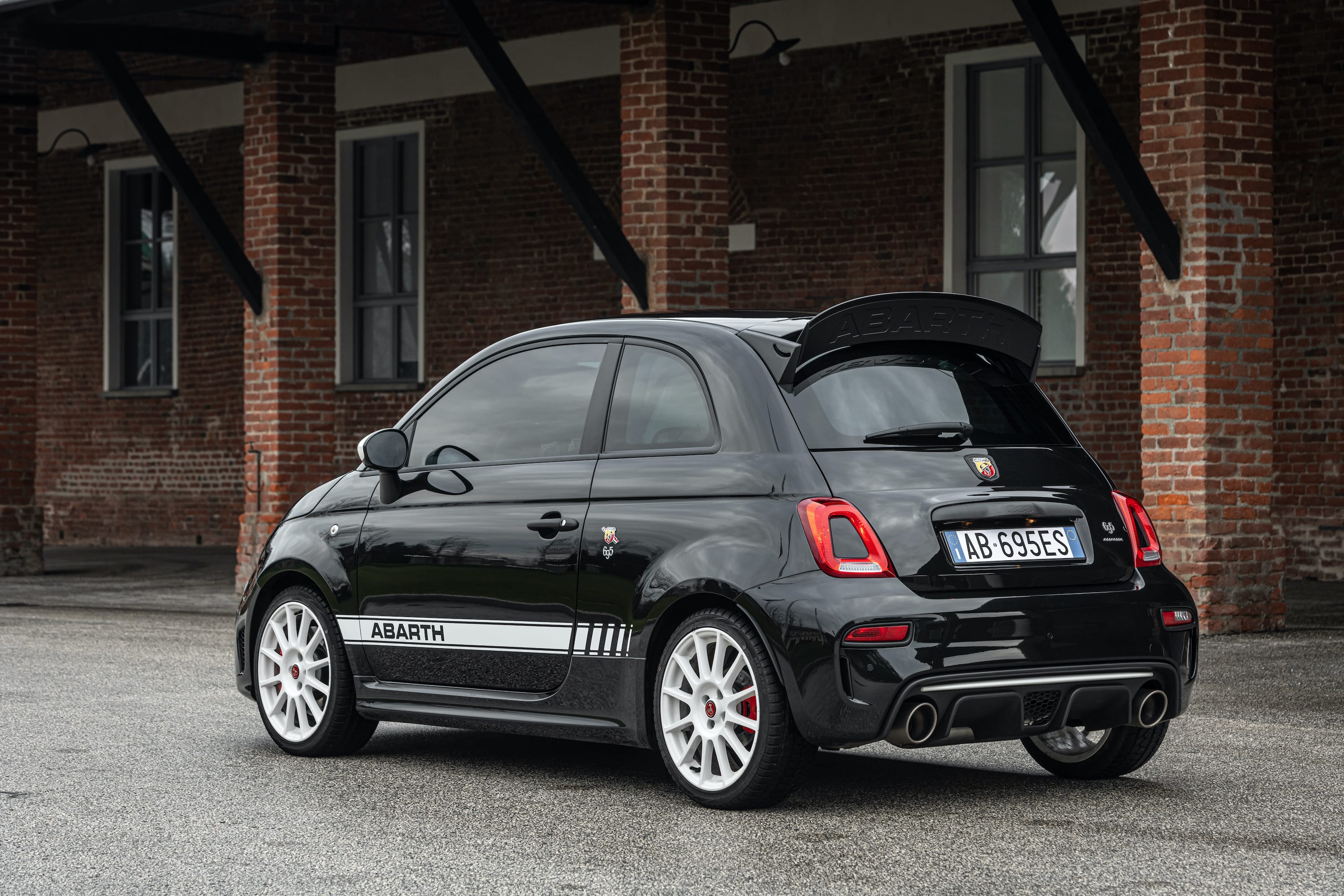 グンゼ産業 HIGH-TECH MODEL FIAT ABARTH 695SS 自動車